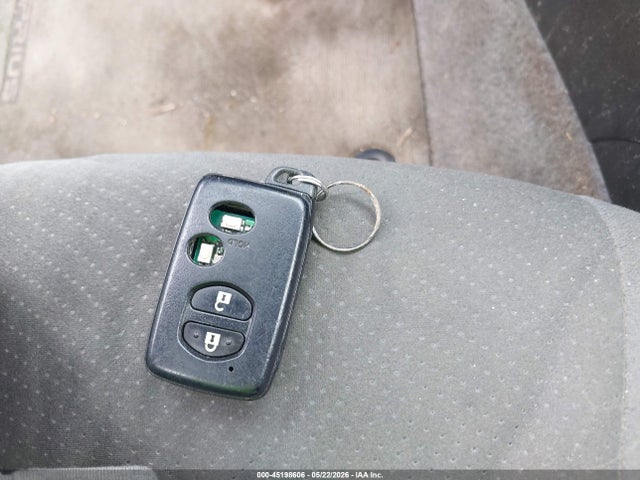 45198606 :رقم المزاد ، JTDKN3DU2D1724572 vin ، 2013 Toyota Prius Three مزاد بيع