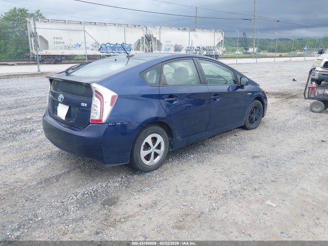 45198606 :رقم المزاد ، JTDKN3DU2D1724572 vin ، 2013 Toyota Prius Three مزاد بيع