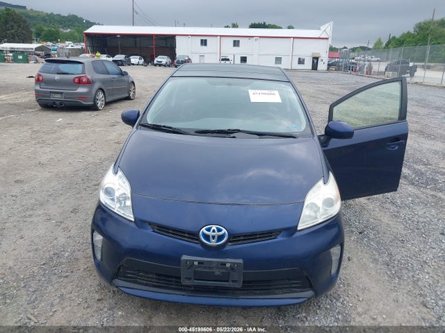 45198606 :رقم المزاد ، JTDKN3DU2D1724572 vin ، 2013 Toyota Prius Three مزاد بيع