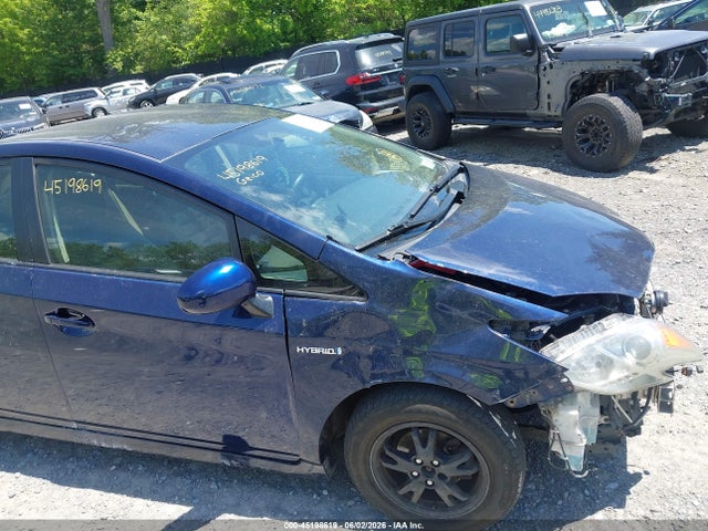 2015 Toyota Prius Three მანქანა იყიდება აუქციონზე, vin: JTDKN3DU8F0418176, აუქციონის ნომერი: 45198619