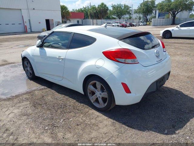 2015 Hyundai Veloster მანქანა იყიდება აუქციონზე, vin: KMHTC6ADXFU228481, აუქციონის ნომერი: 45198647