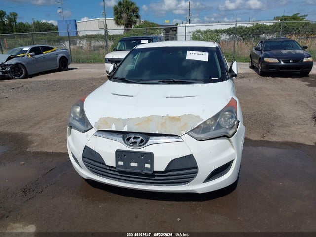 2015 Hyundai Veloster მანქანა იყიდება აუქციონზე, vin: KMHTC6ADXFU228481, აუქციონის ნომერი: 45198647