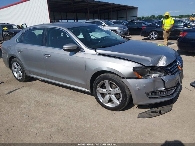 2013 Volkswagen Passat 2.5l Se მანქანა იყიდება აუქციონზე, vin: 1VWBP7A32DC021102, აუქციონის ნომერი: 45198688
