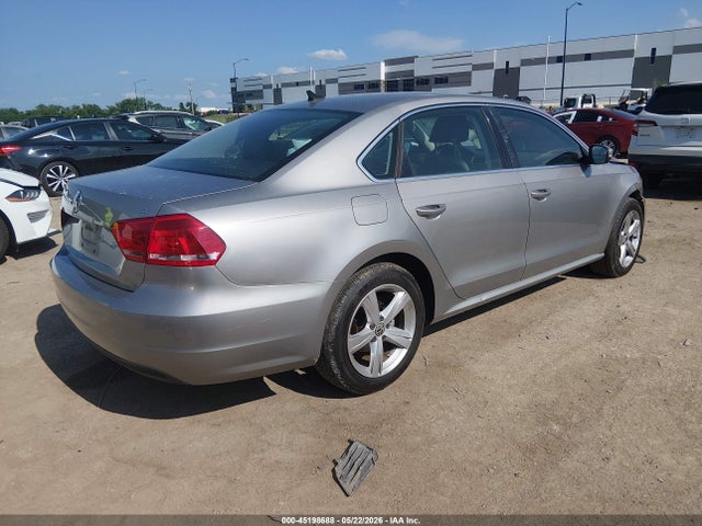 2013 Volkswagen Passat 2.5l Se მანქანა იყიდება აუქციონზე, vin: 1VWBP7A32DC021102, აუქციონის ნომერი: 45198688