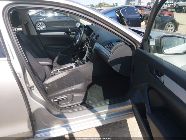 2013 Volkswagen Passat 2.5l Se მანქანა იყიდება აუქციონზე, vin: 1VWBP7A32DC021102, აუქციონის ნომერი: 45198688