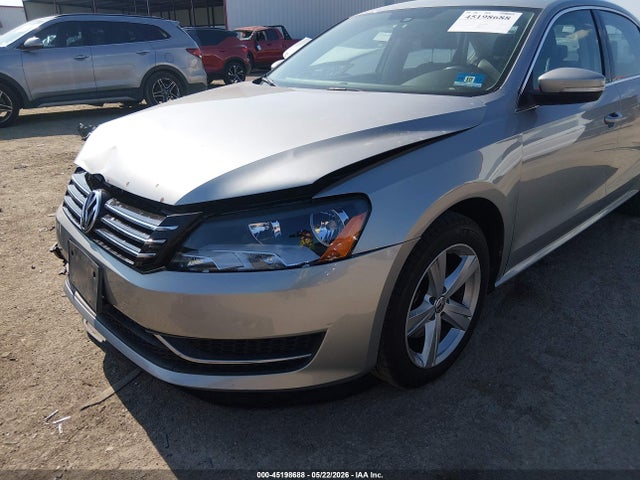 2013 Volkswagen Passat 2.5l Se მანქანა იყიდება აუქციონზე, vin: 1VWBP7A32DC021102, აუქციონის ნომერი: 45198688