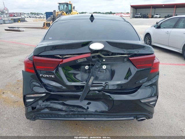 45198902 :رقم المزاد ، 3KPF24AD7KE084132 vin ، 2019 Kia Forte Lxs مزاد بيع