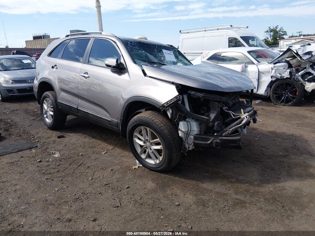 45198904 :رقم المزاد ، 5XYKT4A67FG635584 vin ، 2015 Kia Sorento Lx مزاد بيع