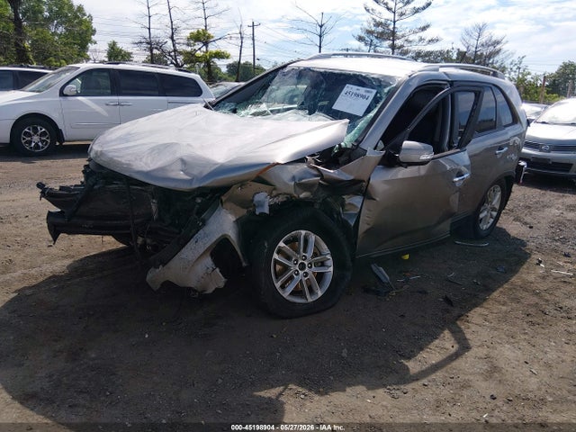 Auction sale of the 2015 Kia Sorento Lx, vin: 5XYKT4A67FG635584, lot number: 45198904