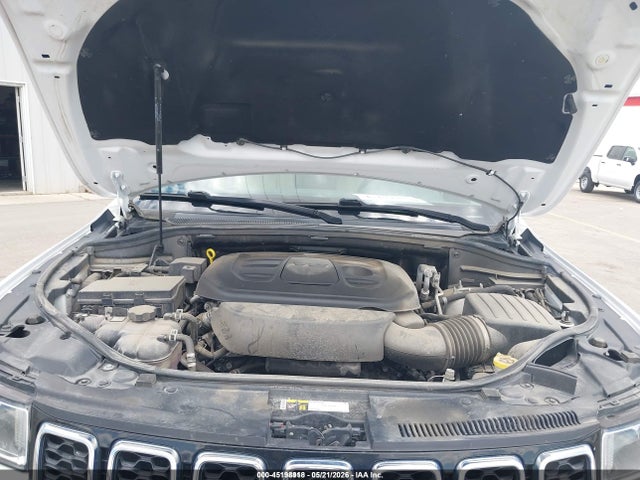 1C4RJFAG7KC739452 Jeep Grand Cherokee Laredo E 4x4