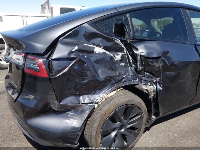 Продаж на аукціоні авто 2024 Tesla Model Y Long Range Dual Motor All-wheel Drive, vin: 7SAYGAEE5RF112142, номер лоту: 45198986