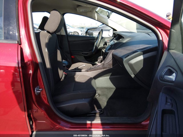 1FADP3F29HL303950 Ford FOCUS SE