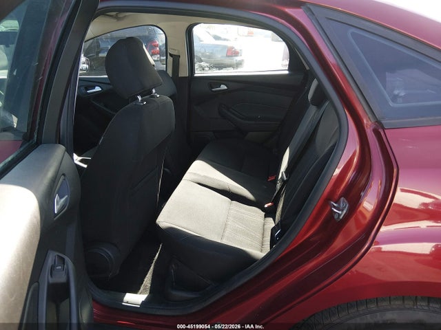 1FADP3F29HL303950 Ford FOCUS SE