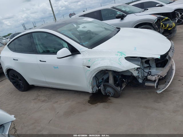 Продажа на аукционе авто 2021 Tesla Model Y Long Range Dual Motor All-wheel Drive, vin: 5YJYGDEE6MF306587, номер лота: 45199094