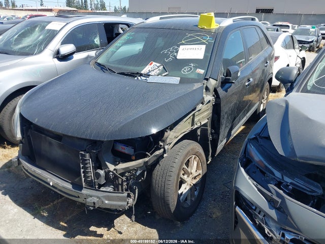 KIA SORENTO LX 2015 5XYKT4A62FG654625 Image 2