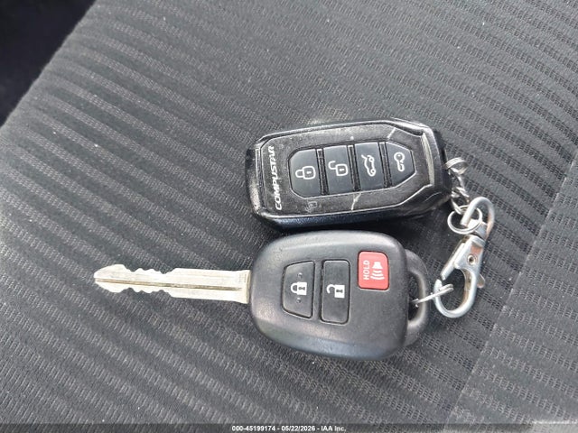 2T3BFREV9JW794042 Toyota RAV4 LE
