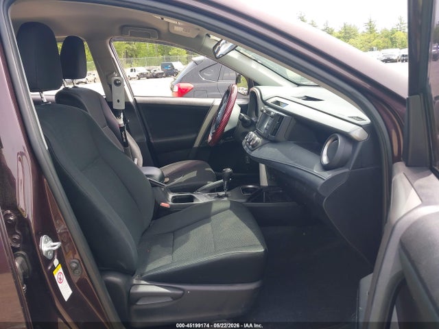 2T3BFREV9JW794042 Toyota RAV4 LE