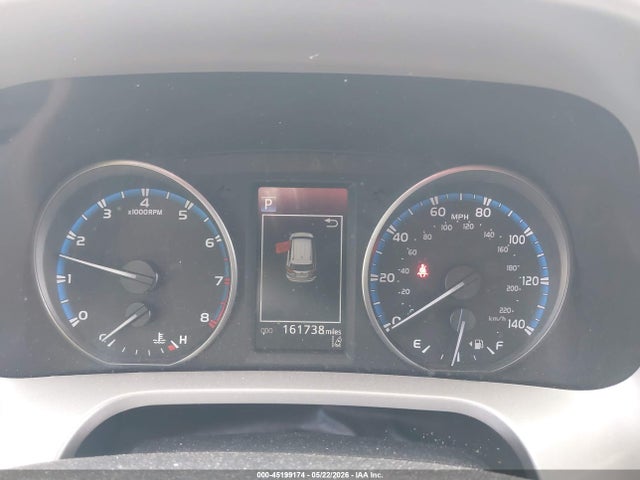 2T3BFREV9JW794042 Toyota RAV4 LE