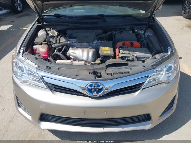 4T1BD1FKXEU129936 Toyota Camry Hybrid Le