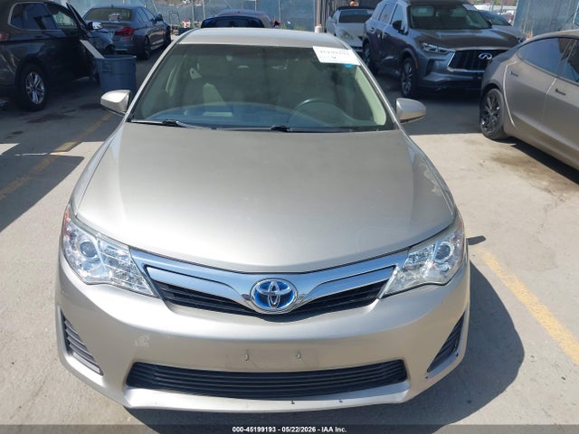 4T1BD1FKXEU129936 Toyota Camry Hybrid Le