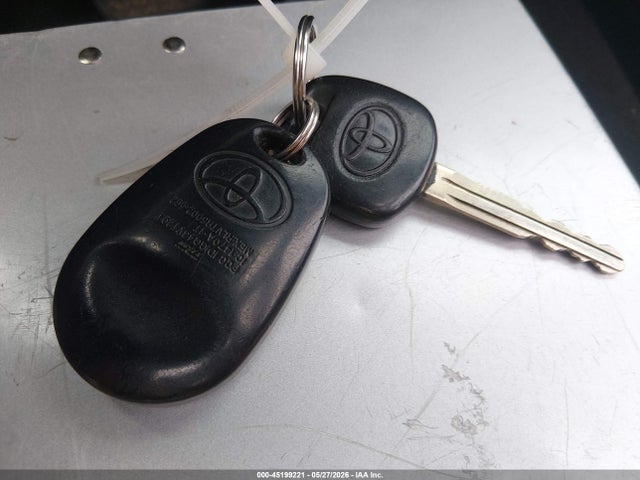 45199221 :رقم المزاد ، 4T1FA38P65U057308 vin ، 2005 Toyota Camry Solara Se مزاد بيع