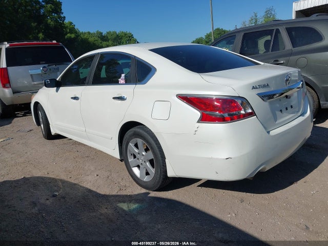 Продажа на аукционе авто 2015 Nissan Altima 2.5 S, vin: 1N4AL3APXFC591234, номер лота: 45199237
