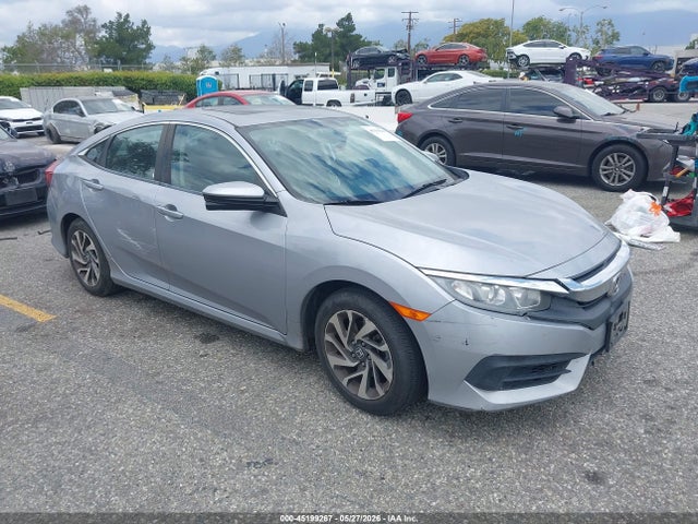Honda CIVIC EX 2018 2HGFC2F79JH504921 Image 1
