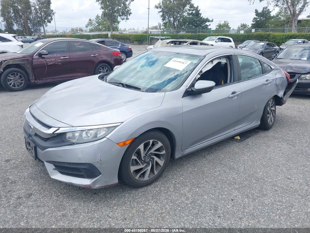 Honda CIVIC EX 2018 2HGFC2F79JH504921 Image 2