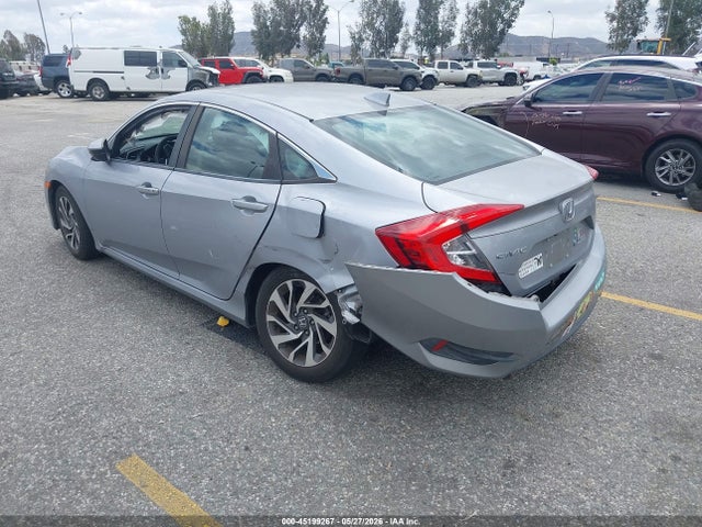 Honda CIVIC EX 2018 2HGFC2F79JH504921 Image 3