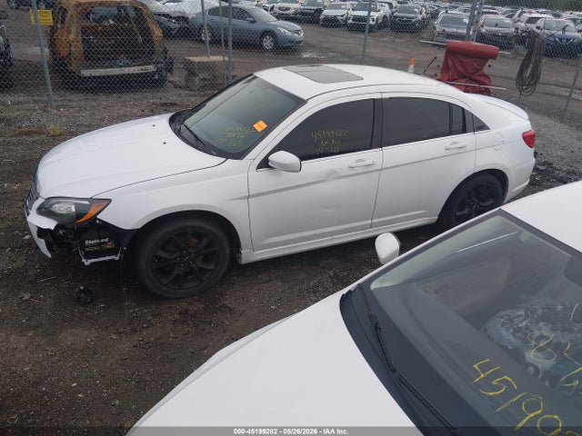 2014 Chrysler 200 Limited მანქანა იყიდება აუქციონზე, vin: 1C3CCBCG6EN164585, აუქციონის ნომერი: 45199282