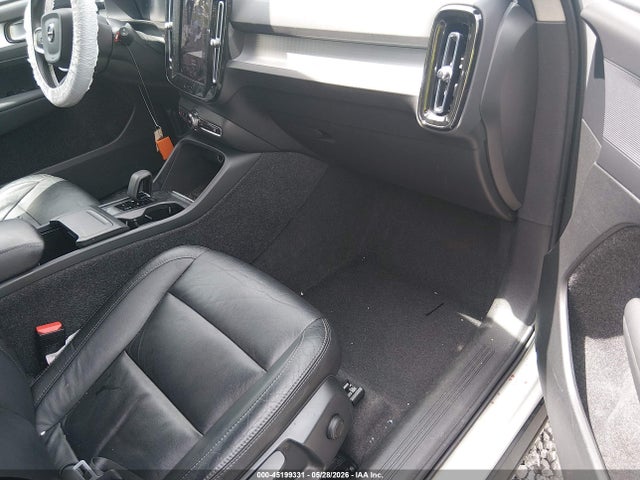 45199331 :رقم المزاد ، YV4AC2HK6N2748404 vin ، 2022 Volvo Xc40 T4 Momentum مزاد بيع