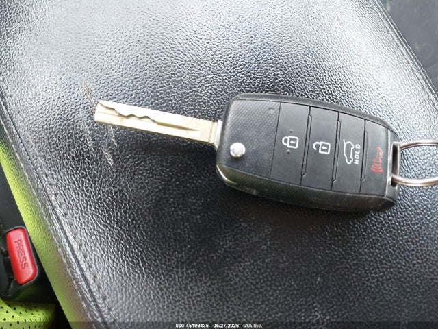 5XYPGDA35KG439394 KIA Sorento 2.4l Lx