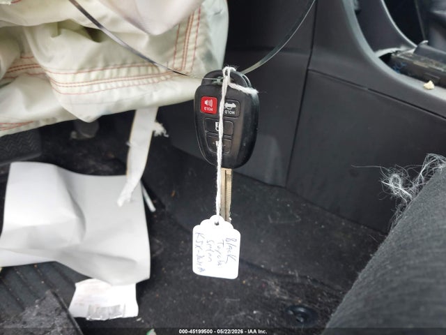 45199500 :رقم المزاد ، 2T1BURHE5HC900444 vin ، 2017 Toyota Corolla Le مزاد بيع
