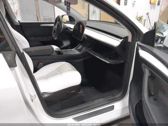 Продажа на аукционе авто 2023 Tesla Model Y Awd/long Range Dual Motor All-wheel Drive, vin: 7SAYGDEE6PF675621, номер лота: 45199547