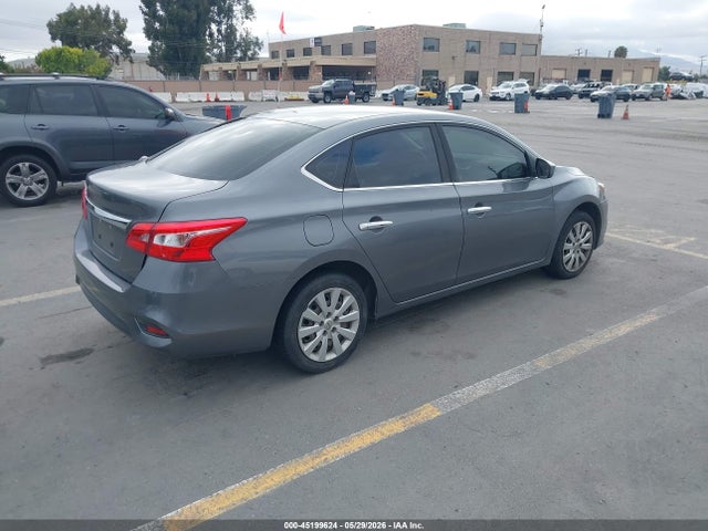 45199624 :رقم المزاد ، 3N1AB7AP3JY293647 vin ، 2018 Nissan Sentra S مزاد بيع