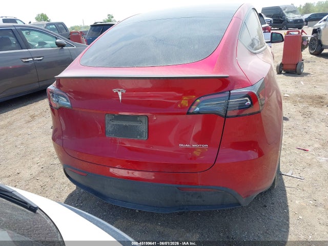 2024 Tesla Model Y Performance Dual Motor All-wheel Drive მანქანა იყიდება აუქციონზე, vin: 7SAYGDEF2RA272180, აუქციონის ნომერი: 45199641
