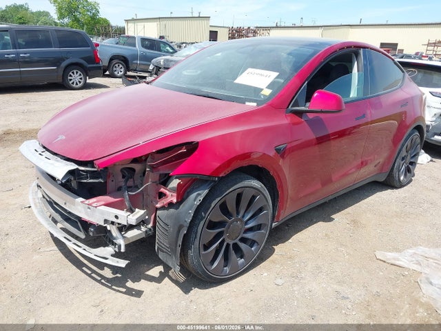 2024 Tesla Model Y Performance Dual Motor All-wheel Drive მანქანა იყიდება აუქციონზე, vin: 7SAYGDEF2RA272180, აუქციონის ნომერი: 45199641