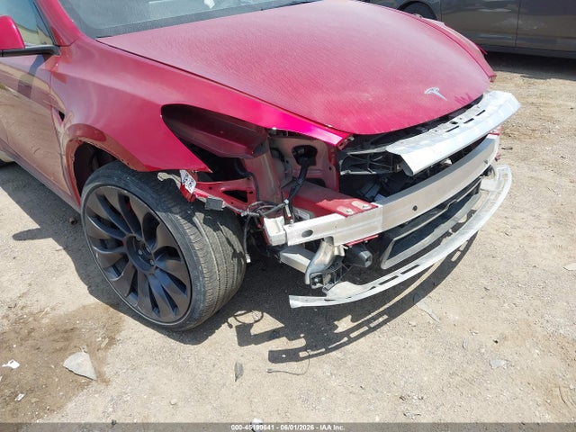 2024 Tesla Model Y Performance Dual Motor All-wheel Drive მანქანა იყიდება აუქციონზე, vin: 7SAYGDEF2RA272180, აუქციონის ნომერი: 45199641