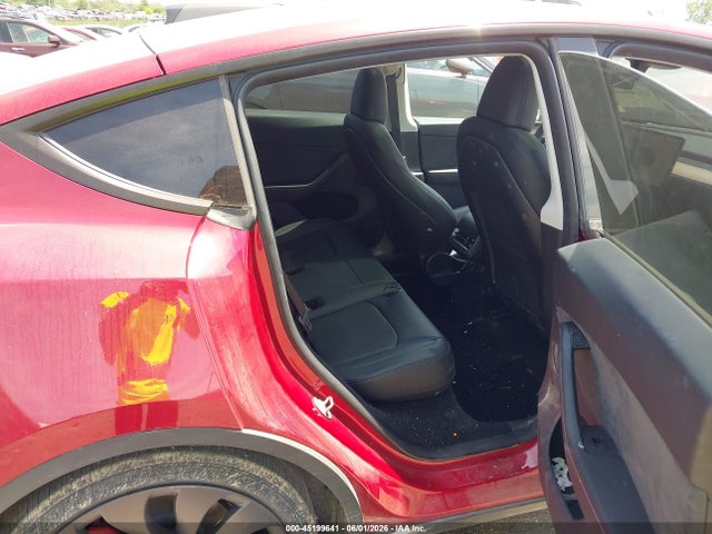2024 Tesla Model Y Performance Dual Motor All-wheel Drive მანქანა იყიდება აუქციონზე, vin: 7SAYGDEF2RA272180, აუქციონის ნომერი: 45199641