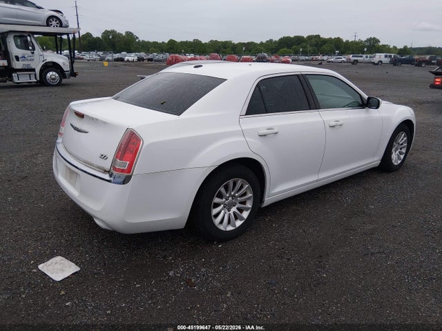 2014 Chrysler 300 მანქანა იყიდება აუქციონზე, vin: 2C3CCAAG2EH150981, აუქციონის ნომერი: 45199647