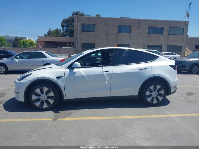 2023 Tesla Model Y მანქანა იყიდება აუქციონზე, vin: 7SAYGDEE1PF884300, აუქციონის ნომერი: 45199651