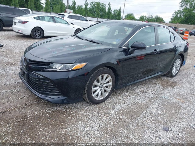 Toyota CAMRY LE 2020 4T1C11AK7LU927084 Image 2