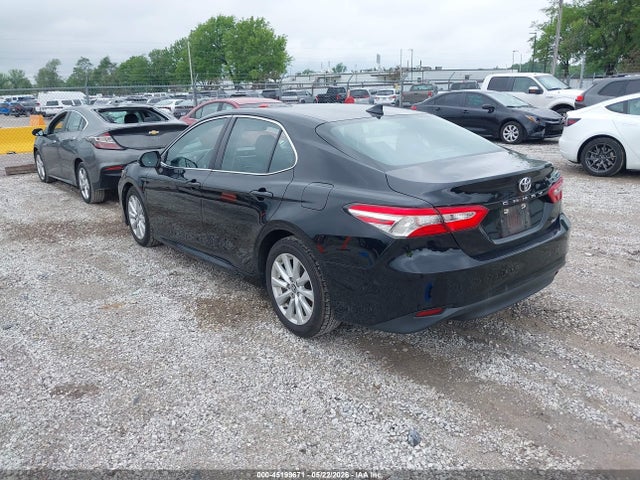 Toyota CAMRY LE 2020 4T1C11AK7LU927084 Image 3