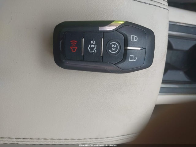 45199729 :رقم المزاد ، 5LMCJ1A94FUJ29303 vin ، 2015 Lincoln Mkc مزاد بيع