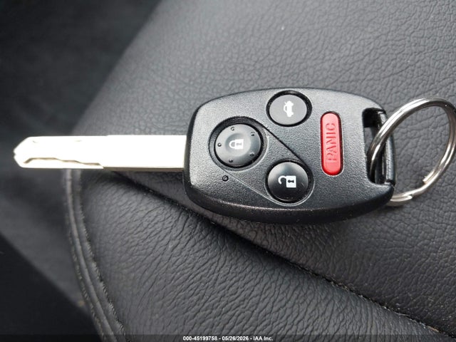 Auction sale of the 2004 Honda Accord 3.0 Ex, vin: 1HGCM66584A063548, lot number: 45199758