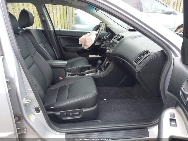 Auction sale of the 2004 Honda Accord 3.0 Ex, vin: 1HGCM66584A063548, lot number: 45199758