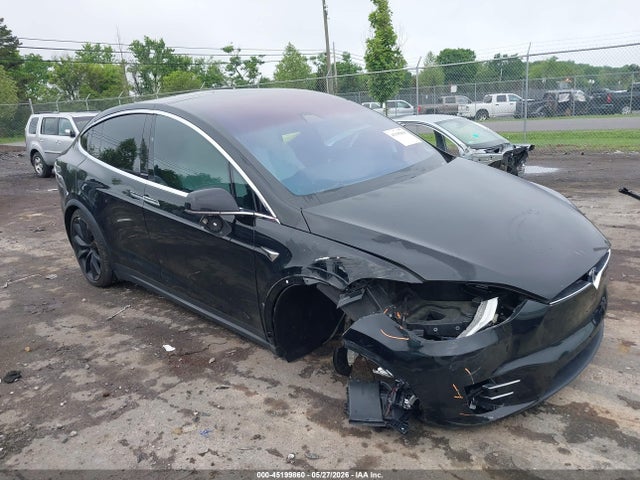 Продаж на аукціоні авто 2018 Tesla Model X, vin: 5YJXCBE20JF137955, номер лоту: 45199860