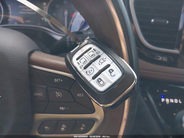 2018 Chrysler Pacifica Limited მანქანა იყიდება აუქციონზე, vin: 2C4RC1GG6JR259803, აუქციონის ნომერი: 45200048