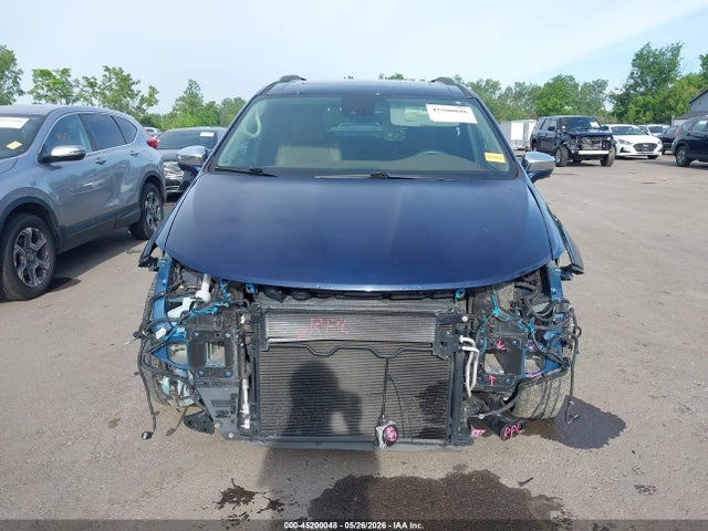 2018 Chrysler Pacifica Limited მანქანა იყიდება აუქციონზე, vin: 2C4RC1GG6JR259803, აუქციონის ნომერი: 45200048