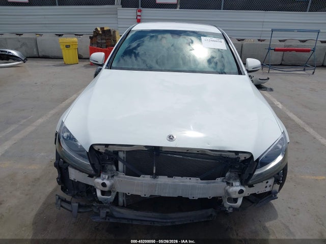 55SWF4JB2HU233423 Mercedes-Benz C 300